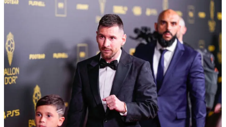 Lionel Messi y su seguridad en la gala del Balón de Oro.