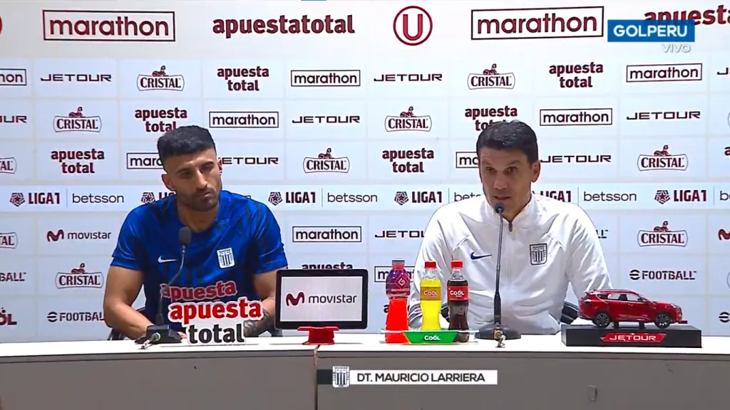 Mauricio Larriera en conferencia de prensa.