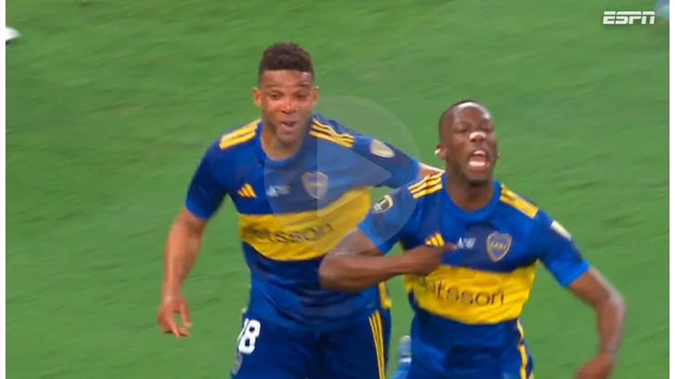 El golazo de Luis Advíncula que hizo estallar de alegría el Maracaná