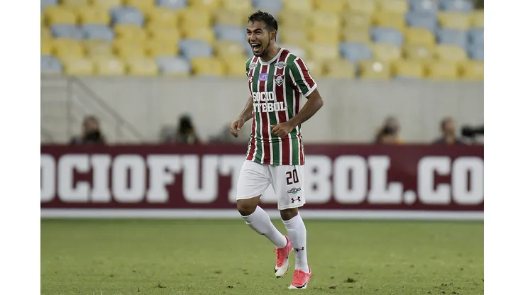 RIO DE JANEIRO, BRAZIL - OCTOBER 18: Junior Sornoza of Fluminense celebrates a scored goal during the match between Fluminense and Sao Paulo as part of Brasileirao Series A 2017 at Maracana Stadium on October 18, 2017 in Rio de Janeiro, Brazil. (Photo by Alexandre Loureiro/Getty Images)
