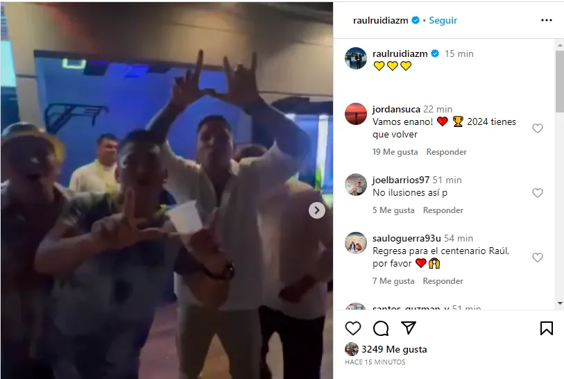 Raúl Ruidíaz enamora a hinchas de la “U”.