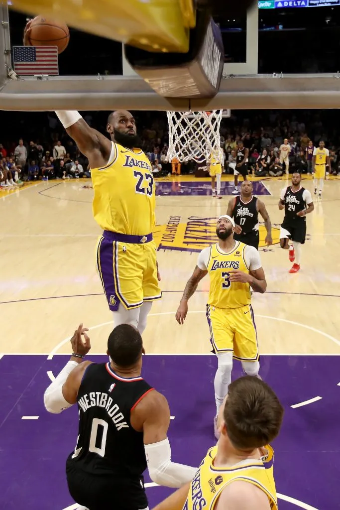 LeBron James anotó 35 puntos vs. Clippers. (Foto: Getty Images)