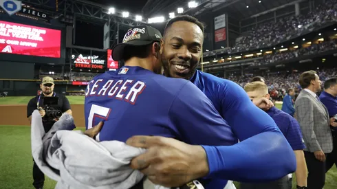 Corey Seager y Aroldis Chapman en la Serie Mundial MLB 2023.