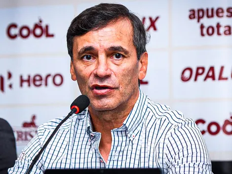 Universitario presentó a Bustos y el técnico disparó contra Alianza