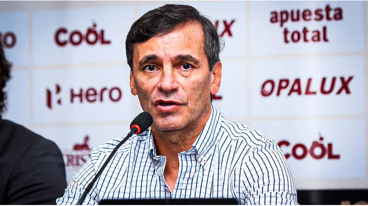 Fabián Bustos y Universitario.