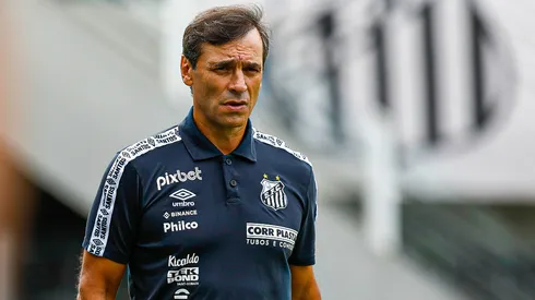 Universitario y Fabián Bustos.