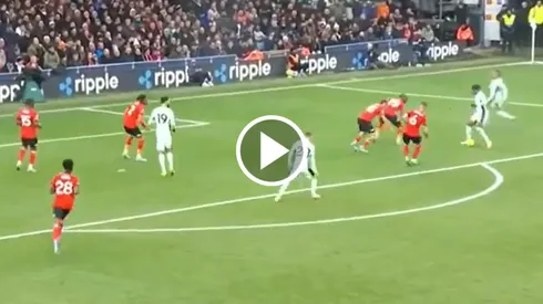 El volante ecuatoriano comenzó el gol del Chelsea