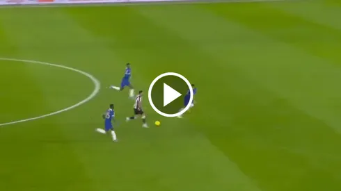 El ecuatoriano quedó mal en un pase atrás