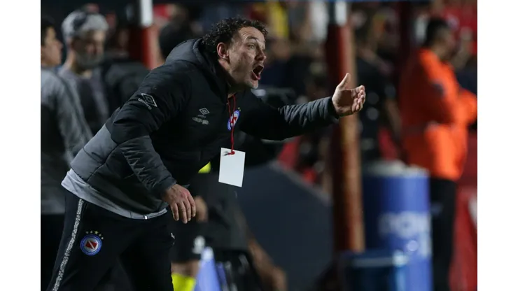 Gabriel Milito sería una opción seria en Universitario de Deportes