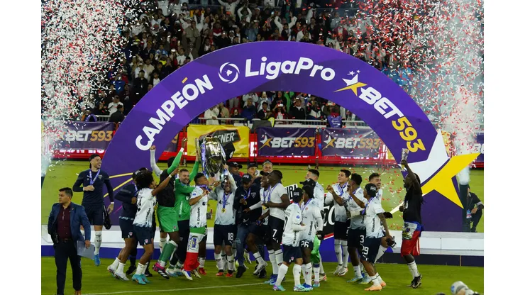 Quito 17 de diciembre 2023. Final del campeonato nacional de Fútbol LigaPro Bet593. Liga recibe a Independiente en el estadio Rodrigo Paz Delgado. API / Daniel Molineros