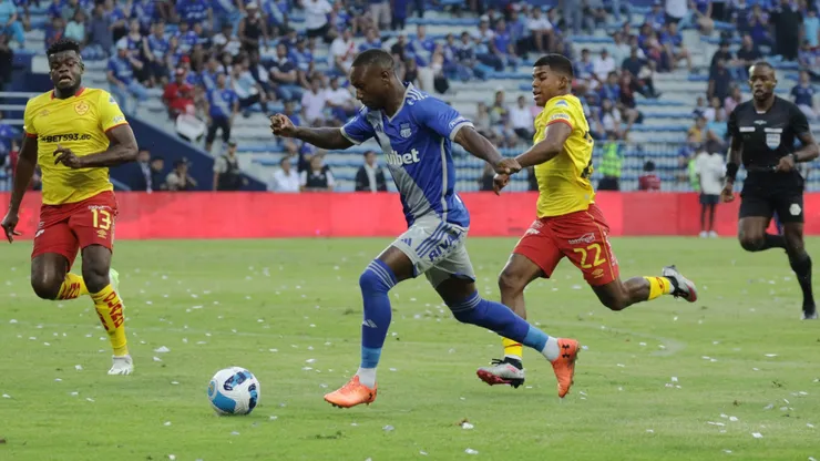 El lateral pareciera no querer seguir en Emelec