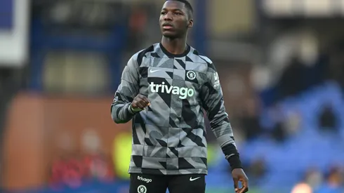 LIVERPOOL, ENGLAND - DECEMBER 10: Moises Caicedo of Chelsea warms up prior to the Premier League match between Everton FC and Chelsea FC at Goodison Park on December 10, 2023 in Liverpool, England. (Photo by Michael Regan/Getty Images)