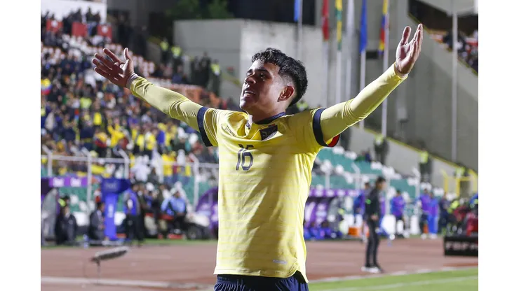 LA PAZ, BOLIVIA - OCTOBER 12: Kendry Paez of Ecuador celebrates after scoring the team's first goal during the FIFA World Cup 2026 Qualifier match between Bolivia and Ecuador at Hernando Siles Stadium on October 12, 2023 in La Paz, Bolivia. (Photo by Gaston Brito Miserocchi/Getty Images)