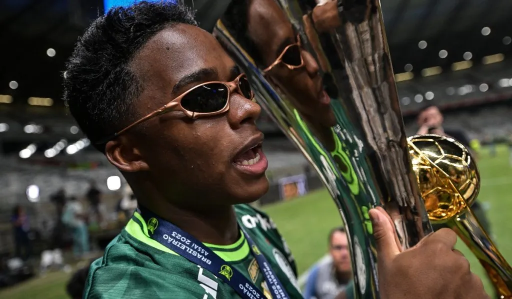 Endrick festeja el título obtenido anoche con Palmeiras: Getty Images