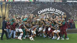 RIO DE JANEIRO, BRAZIL - NOVEMBER 04: Nino of Fluminense and teammates lift the trophy after winning the final match of Copa CONMEBOL Libertadores 2023 between Fluminense and Boca Juniors at Maracana Stadium on November 04, 2023 in Rio de Janeiro, Brazil. (Photo by Ricardo Moreira/Getty Images)