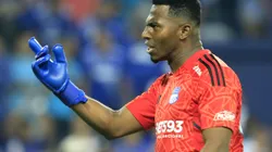 GUAYAQUIL, ECUADOR - JUNE 28: Pedro Ortíz goalkeeper of Emelec gestures after a round of sixteen first leg match between Emelec and Atletico Mineiro as part of Copa CONMEBOL Libertadores 2022 at George Capwell Stadium on June 28, 2022 in Guayaquil, Ecuador. (Photo by Franklin Jacome/Getty Images)