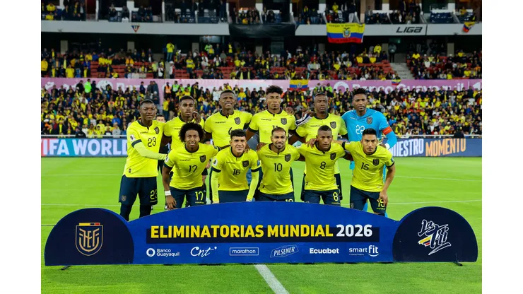 QUITO, ECUADOR - NOVEMBER 21: Players of Ecuador pose prior a FIFA World Cup 2026 Qualifier match between Ecuador and Chile at Estadio Rodrigo Paz Delgado on November 21, 2023 in Quito, Ecuador. (Photo by Franklin Jacome/Getty Images)