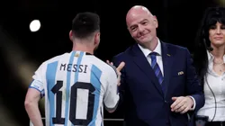 Leo Messi y Gianni Infantino.