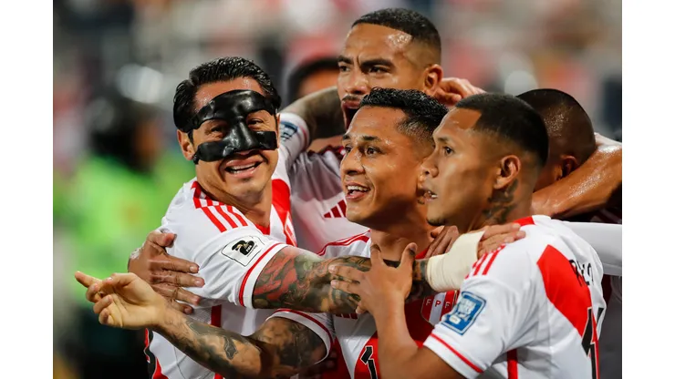 Nueva alineación de la Selección Peruana