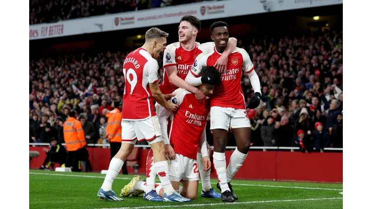 LONDON, ENGLAND - DECEMBER 17: Kai Havertz of Arsenal celebrates with teammates after scoring their team's second goal during the Premier League match between Arsenal FC and Brighton & Hove Albion at Emirates Stadium on December 17, 2023 in London, England. (Photo by Richard Heathcote/Getty Images)