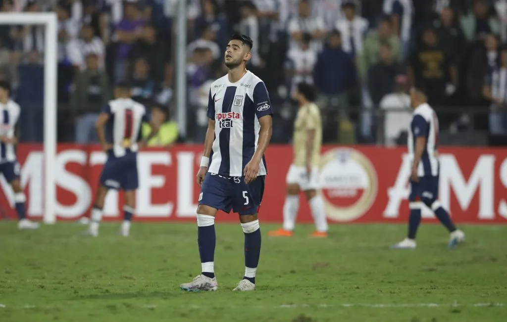 Carlos Zambrano se quiere ir de Alianza Lima para esta nueva temporada. (Foto: GettyImages)