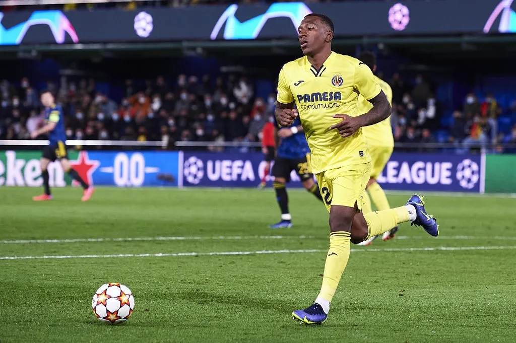 Pervis Estupiñán ya ha jugado en España con las camisetas del Villarreal y del Osasuna. Foto: Getty.