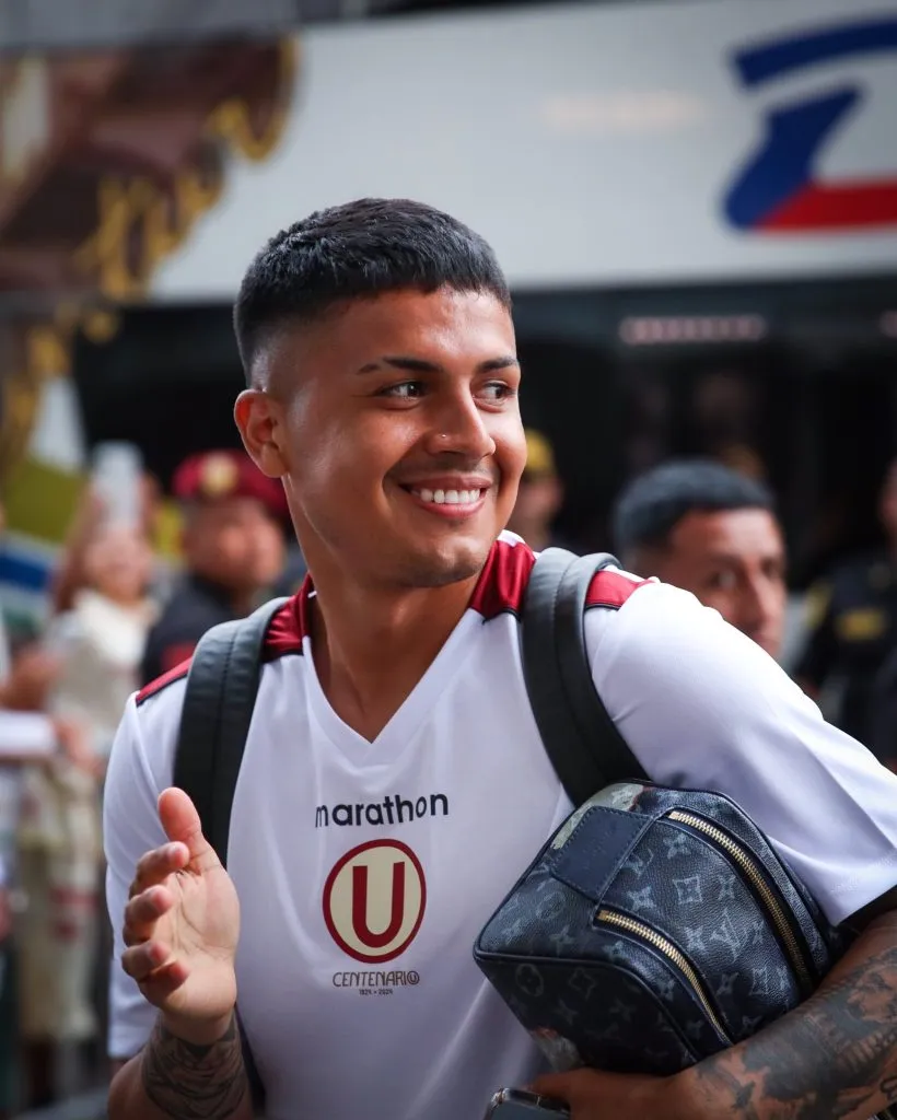 Jairo Concha llegando a Trujillo con la “U”. (Foto: Universitario de Deportes).
