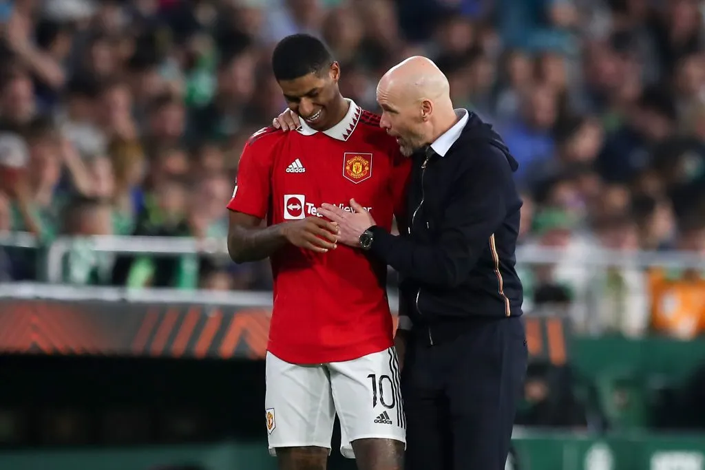 Marcus Rashford junto a Erik ten Hag. Getty Images.