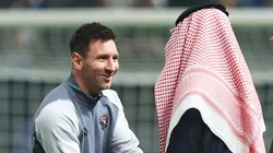 Messi y el presidente del Al-Hilal.