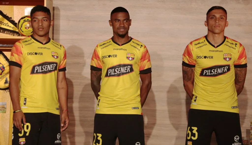 Barcelona SC presentó su nueva indumentaria para este 2024. (Foto: API)