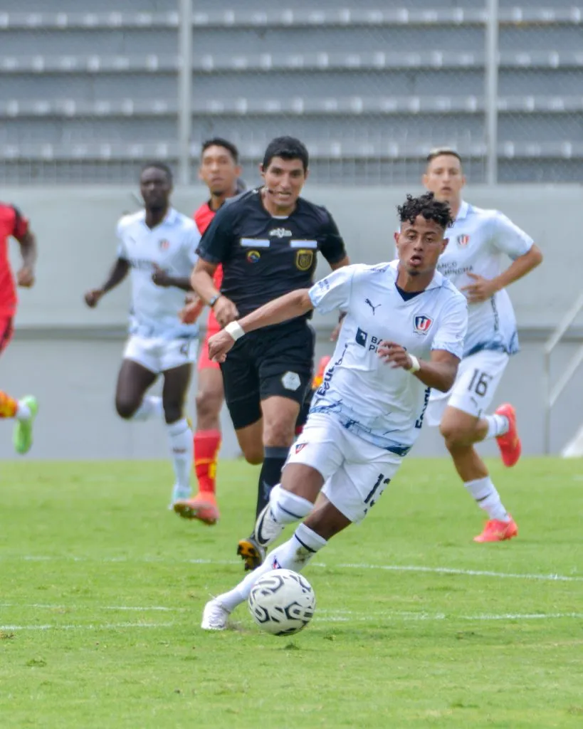 Romero liquidó la victoria de Liga de Quito ante Aucas. (Foto: @LDU_Oficial)