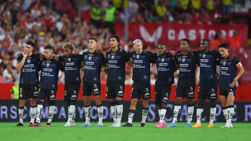 SEVILLE, SPAIN - JULY 19: Players of Independiente del Valle look on during the UEFA CONMEBOL Club Challenge 2023 match between Sevilla FC and Independiente del Valle at Estadio Ramon Sanchez Pizjuan on July 19, 2023 in Seville, Spain. (Photo by Fran Santiago/Getty Images)