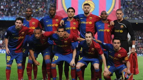 BARCELONA, SPAIN - APRIL 28: Barcelona team line up prior to the UEFA Champions League Semi Final First Leg match between Barcelona and Chelsea at the Nou Camp Stadium on April 28, 2009 in Barcelona, Spain. (Photo by Jasper Juinen/Getty Images)