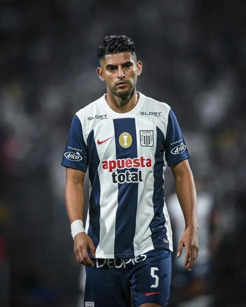 Carlos Zambrano en uno de sus últimos partidos con Alianza Lima. (Foto: Liga 1).
