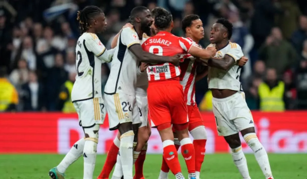 Uno de los choques del polémico Real Madrid vs. Almería del pasado domingo: Getty Images