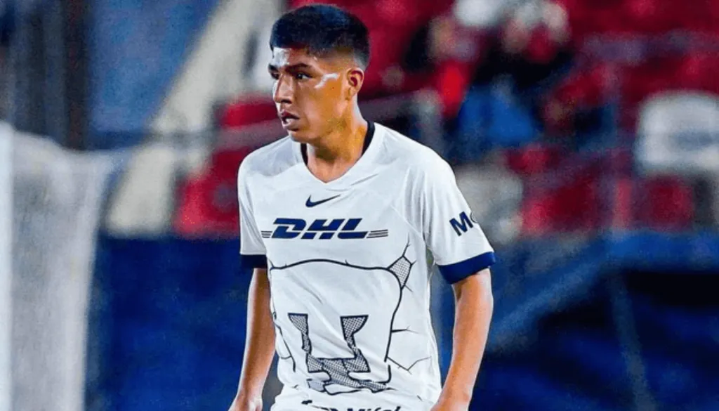 Piero Quispe jugando para Pumas de México. (Foto: Pumas de México Prensa)