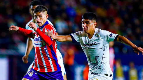 Piero Quispe y Pumas de México.