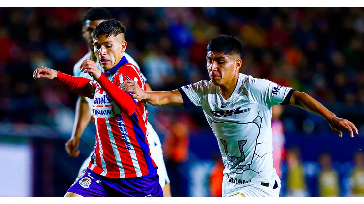 Piero Quispe y Pumas de México.