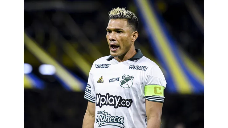 BUENOS AIRES, ARGENTINA - MAY 26: Teofilo Gutierrez of Deportivo Cali gestures during the Copa CONMEBOL Libertadores 2022 match between Boca Juniors and Deportivo Cali at Estadio Alberto J. Armando on May 26, 2022 in Buenos Aires, Argentina. (Photo by Marcelo Endelli/Getty Images)