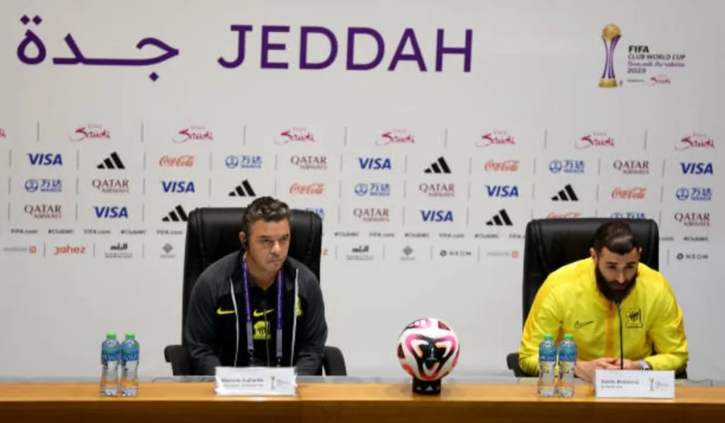 Marcelo Gallardo y Karim Benzema en la previa del debut de Al-Ittihad en el pasado Mundial de Clubes: Getty Images