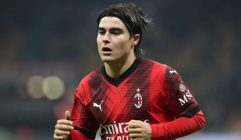 Luka Romero en uno de sus pocos partidos por AC Milan: Getty Images