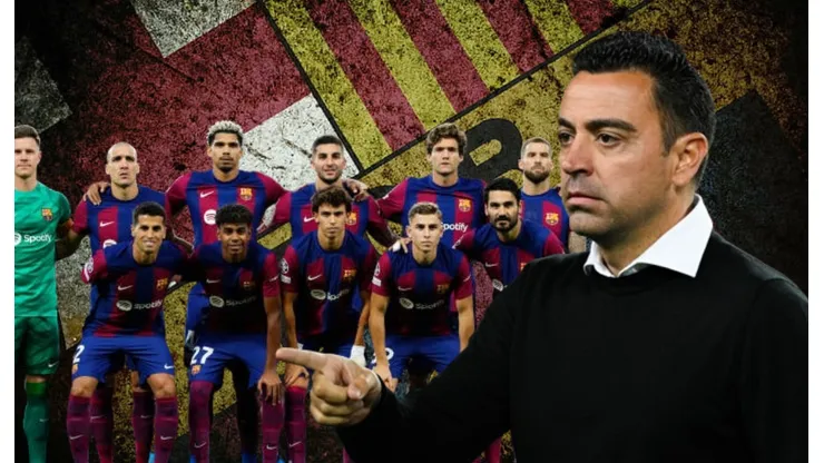 Xavi y sus jugadores en Barcelona.
