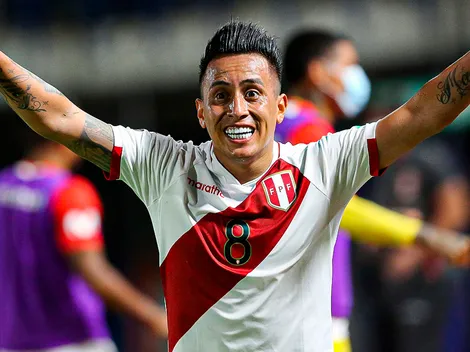 Christian Cueva juró cambiar y es captado una jugando pichanga