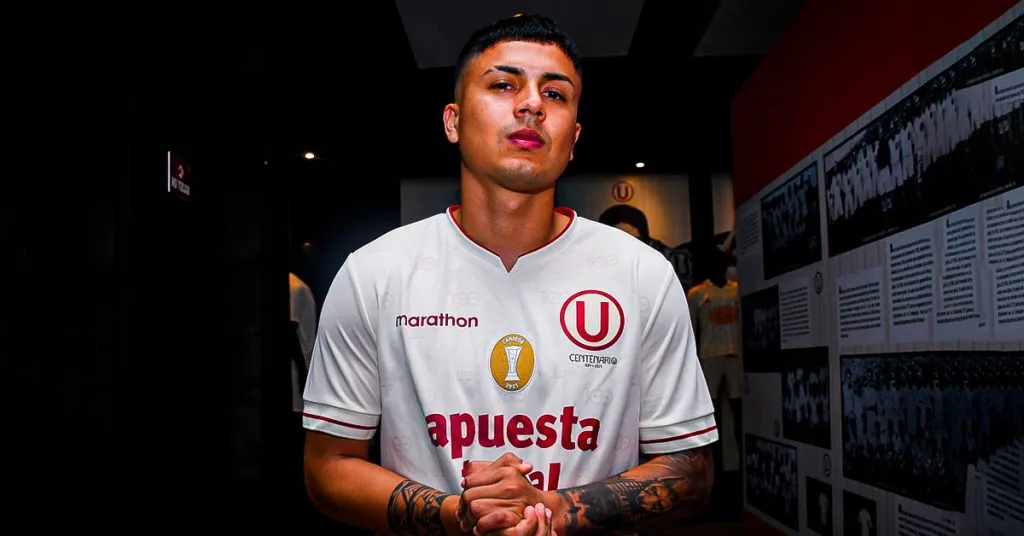 Concha posando con Universitario. (Foto: Universitario Prensa)