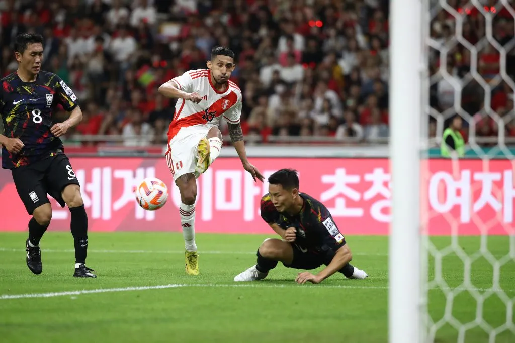 Christofer Gonzáles con la Selección Peruana. (Foto: Getty).