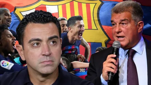 Xavi, jugadores del Barcelona y Joan Laporta.