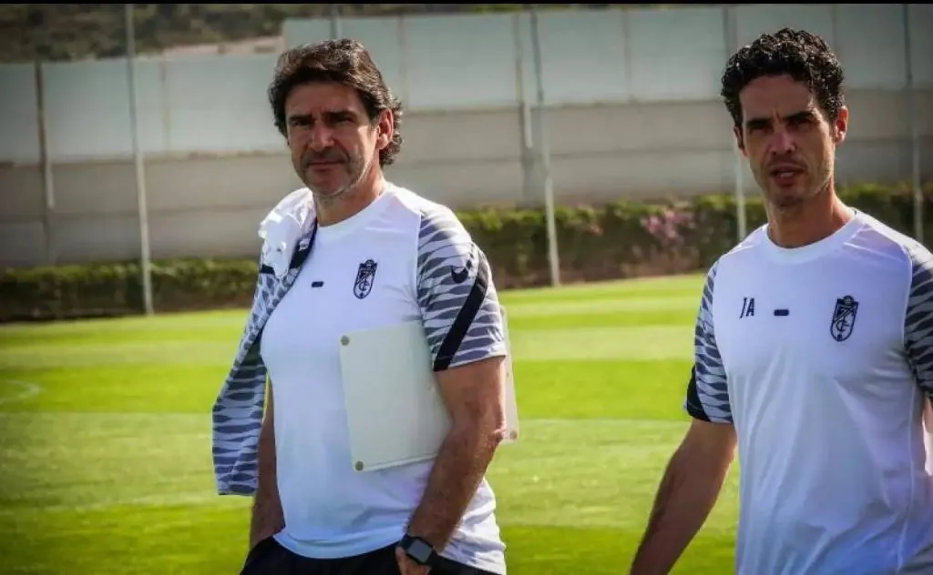 Josep Alcácer fue el segundo DT del Granada con Aitor Karanka ex Real Madrid. Foto: Granada CF.