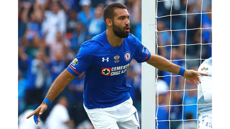 Martín Cauteruccio y Cruz Azul