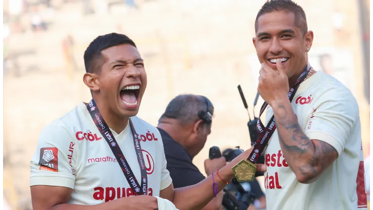 Universitario y Roberto Siucho