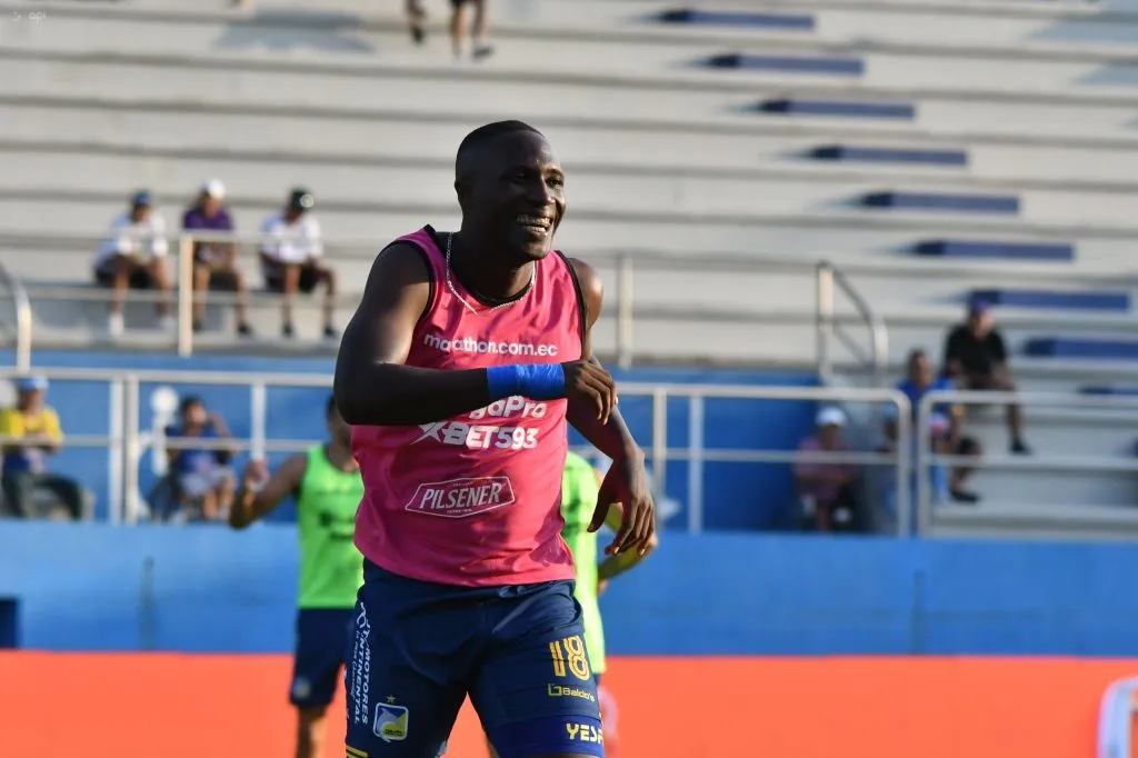Luis Caicedo fue uno de los mejores centrales del fútbol ecuatoriano. (Foto: API)